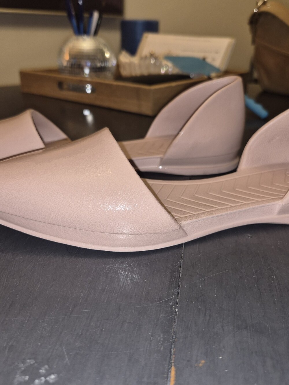 Women’s Pointed Native Flats - Picture 3 of 5